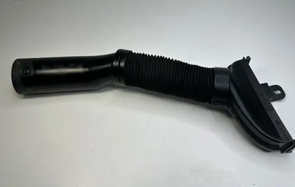 Peugeot 2008 II Air intake hose/pipe 9833418380