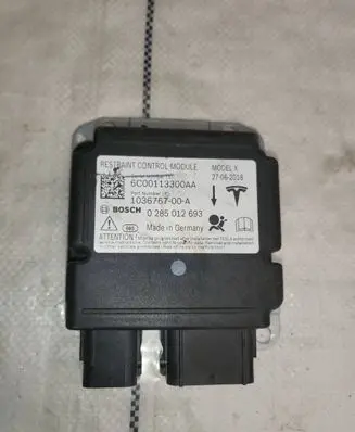 Tesla Model X Airbag control unit/module 103676700a