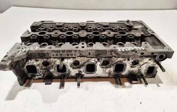Opel Astra J Engine head 55208388