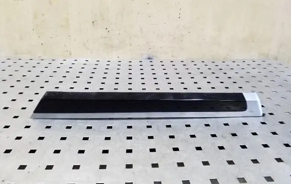 Porsche Cayenne (92A) Front door trim bar 7P5867409F 7P5867409