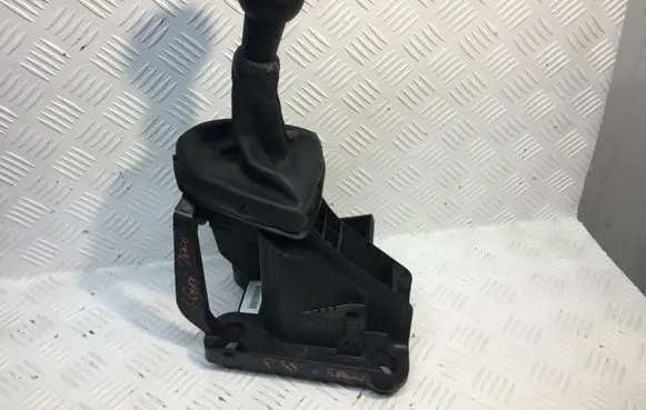Peugeot 308 Gear shifter/selector 9684581680