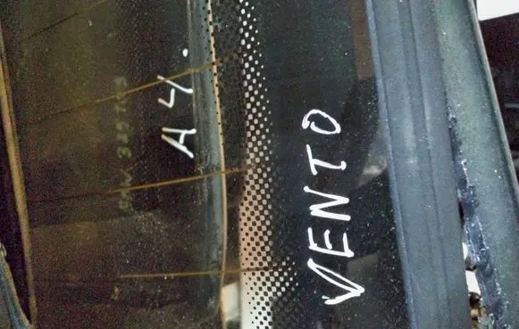 Volkswagen Vento Rear windscreen/windshield window 