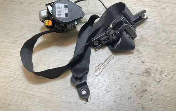 Mercedes-Benz Sprinter W906 Front seatbelt