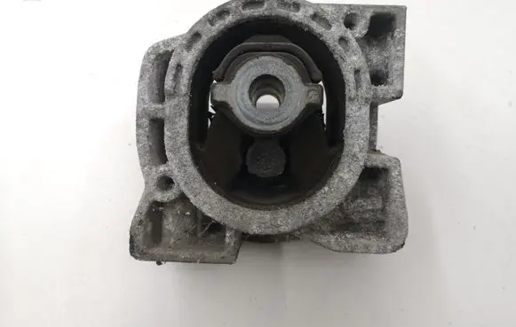 Mercedes-Benz A W169 Engine mount bracket A1692101018
