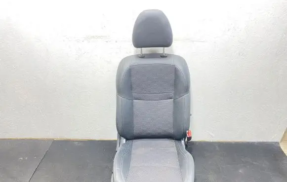 Nissan Qashqai Front passenger seat 96515X09