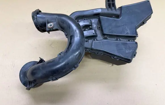 Nissan Juke I F15 Intake resonator 1KT2A