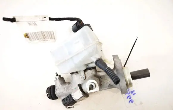 Mercedes-Benz C W203 Master brake cylinder a2034300002