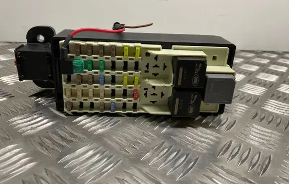 Jaguar XE Fuse module