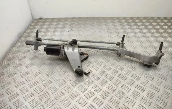 Mercedes-Benz B W246 W242 Front wiper linkage and motor A2469065900