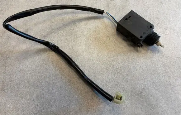 Mercedes-Benz G W461 W463 1st Gen Front door lock motor A0048202542