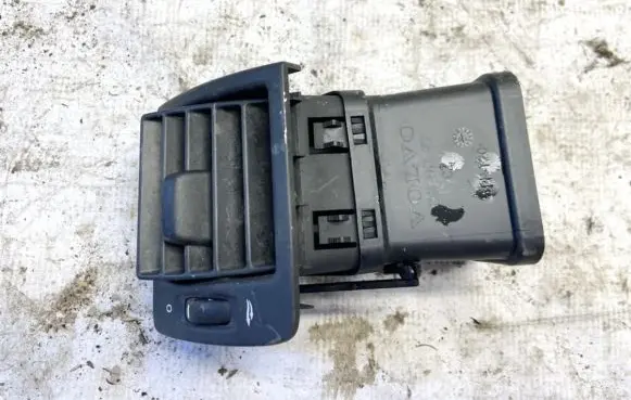 Volvo V50 Dash center air vent grill 30715098 y011030