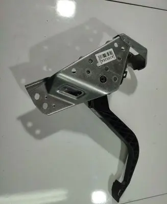 Opel Zafira B Clutch pedal 13208427