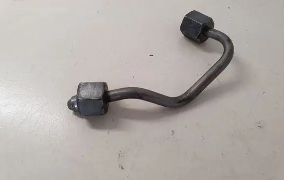 Fuel injector supply line/pipe