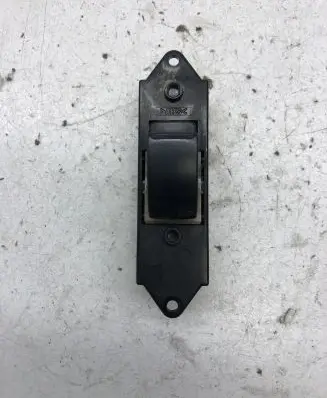 Mitsubishi Colt Electric window control switch MR587944