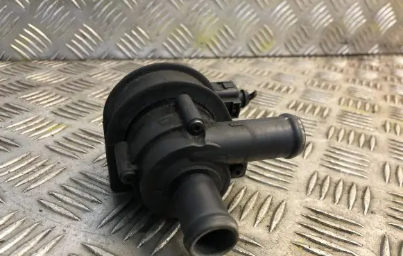 Volkswagen Eos Electric auxiliary coolant/water pump