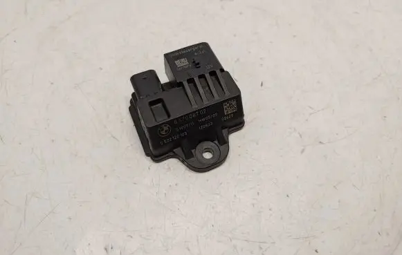 BMW 1 F20 F21 Glow plug pre-heat relay 8570087 12218570087 12218519471