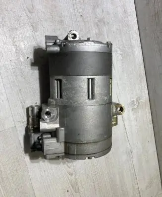 BMW X1 F48 F49 Air conditioning (A/C) compressor (pump) 9496109