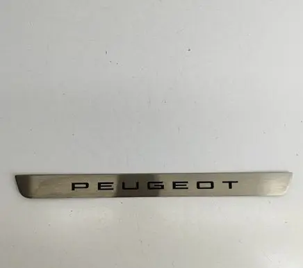 Peugeot 2008 II Front sill trim cover 98532023RW