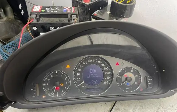 Mercedes-Benz CLK A209 C209 Speedometer (instrument cluster) A2095404211 110080140