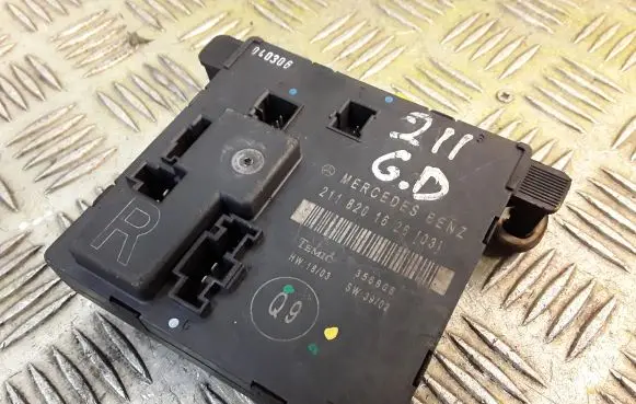 Mercedes-Benz E W211 Door control unit/module 2118201626 A2118201626