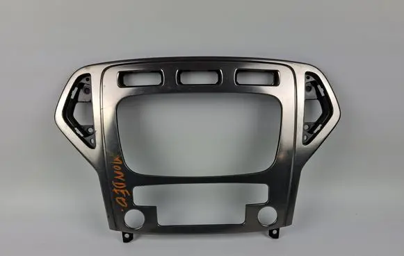 Ford Mondeo MK IV Radio/GPS head unit trim 7S7118522