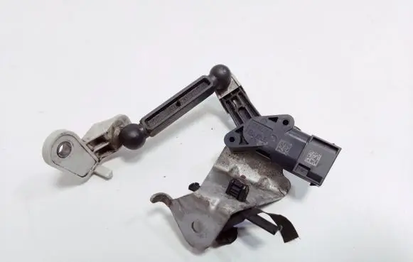 BMW i4 Rear air suspension level height sensor 6895466 6895649