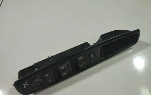 Renault Scenic III - Grand scenic III Electric window control switch