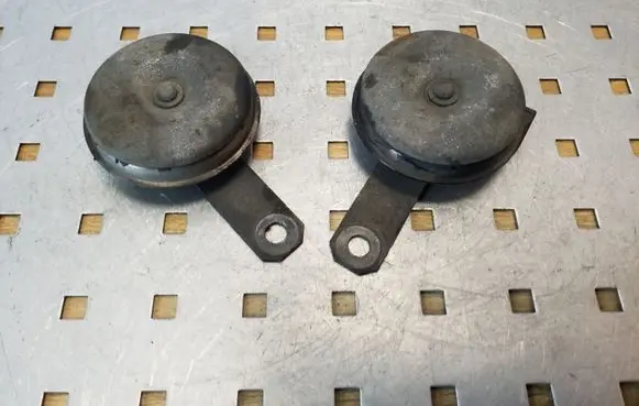 Toyota Land Cruiser (J120) Horn signal