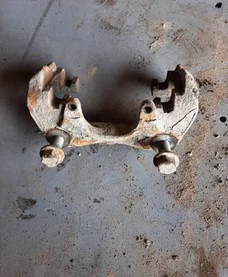 Volkswagen Transporter - Caravelle T5 Front Brake Caliper Pad/Carrier 