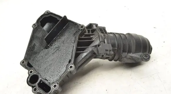 Volvo C30 Oil filter mounting bracket 30757730