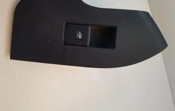 Chevrolet Captiva Electric window control switch 201003486