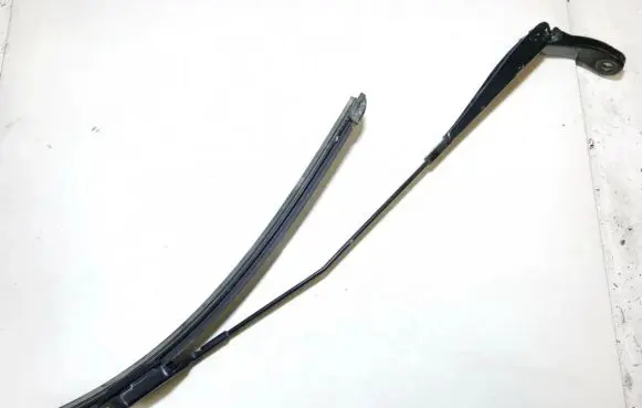 Citroen Berlingo Front wiper blade arm 9682974380