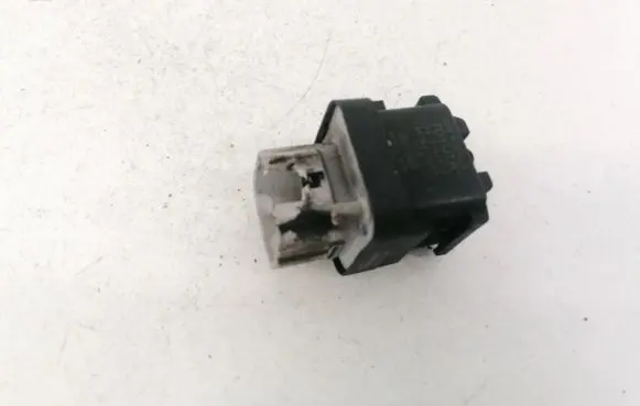 Toyota Avensis Verso Glow plug pre-heat relay 2861067010