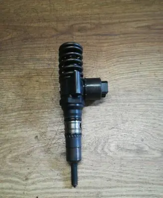 Skoda Octavia Mk2 (1Z) Fuel injector 03G130073G