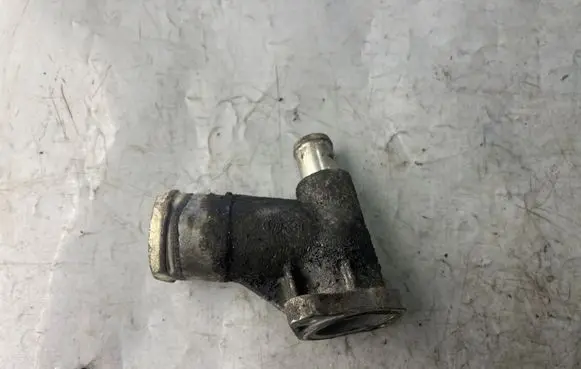 Jeep Grand Cherokee (WK) Engine coolant pipe/hose A6422030131