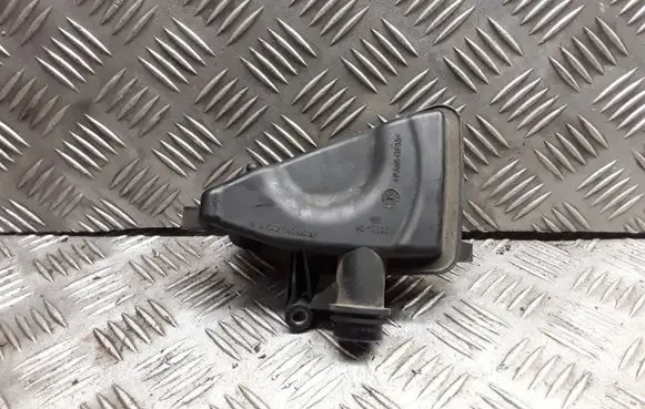 Mercedes-Benz CLS C219 Intake resonator A6421400087 4010323A