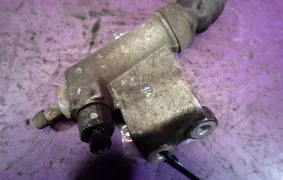 Honda Civic Clutch slave cylinder 