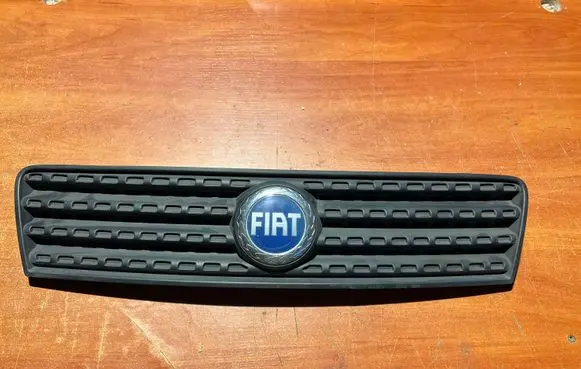 Fiat Punto (188) Front bumper upper radiator grill 46849442