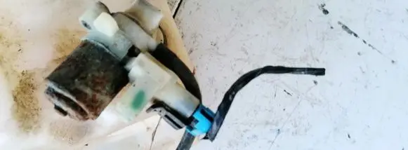 Chrysler Neon I Windscreen/windshield washer pump