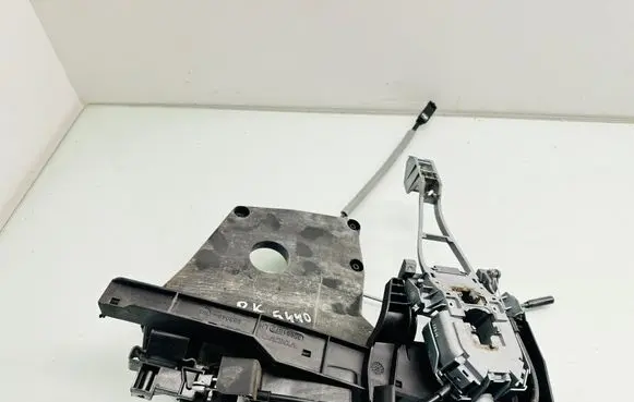 Volvo V70 Front door lock 31253673 986892105