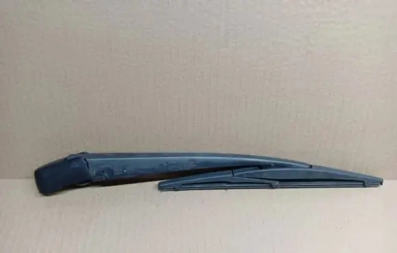 Suzuki SX4 S-Cross Rear wiper blade arm