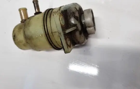 Mitsubishi Outlander Power steering fluid tank/reservoir 
