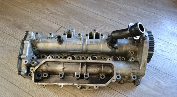 Iveco Daily 6th gen Rocker cam cover 504167975
