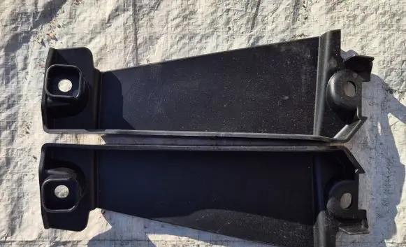 Mercedes-Benz Citan II W420 Front bumper mounting bracket A4208856400 A4208856500 622B54689R