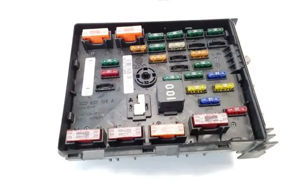Volkswagen PASSAT B7 Fuse module 3C0937125A
