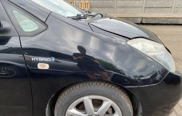 Toyota Prius (NHW20) Fender