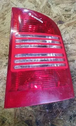 Skoda Octavia Mk1 (1U) Rear/tail lights 1U9945112 1U9945096