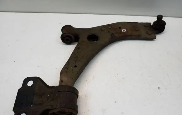 Ford Focus Front lower control arm/wishbone