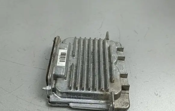 Jeep Grand Cherokee Headlight ballast module Xenon 89089352