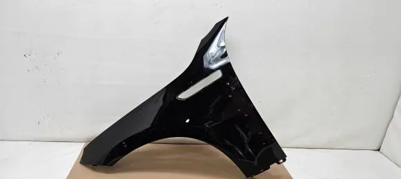 Mercedes-Benz EQC Fender